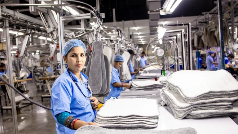 How to Find the Best Sweater-Making Factory Near You