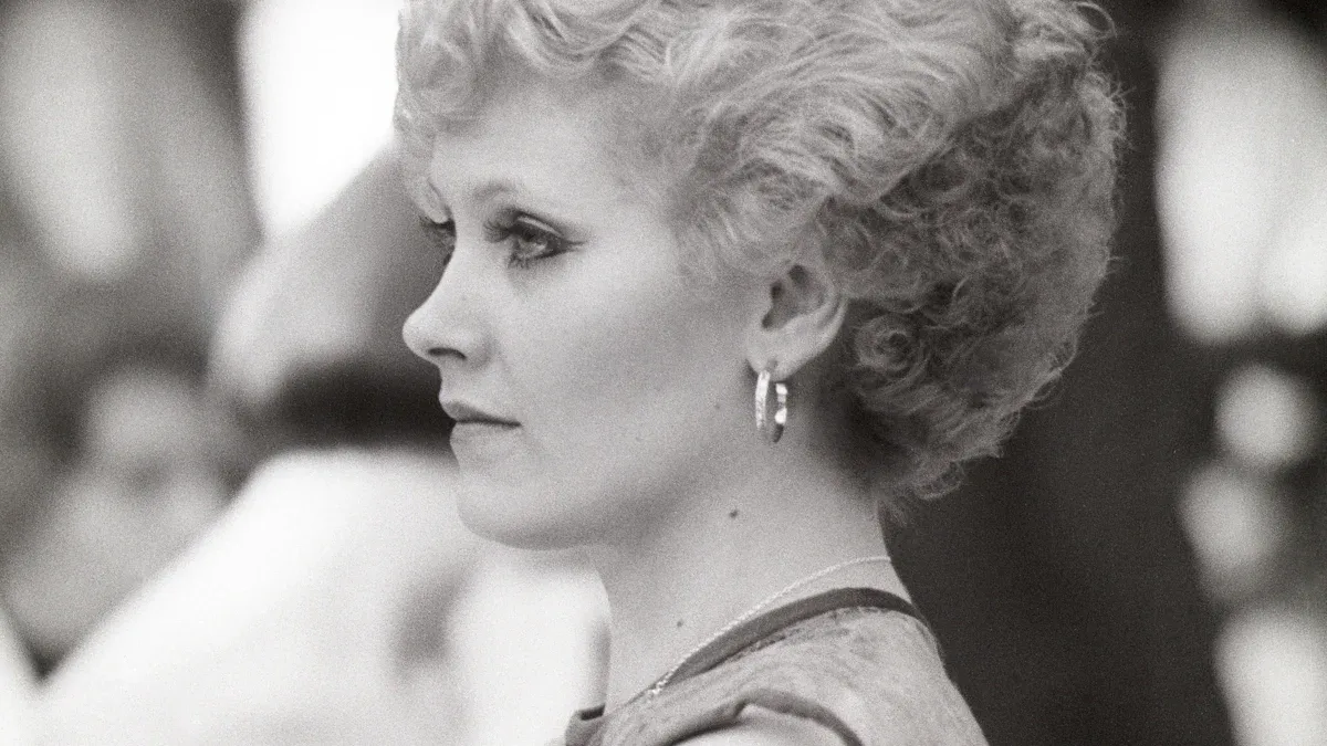 Diana’s First Appearance in the Black-Sheep Sweater