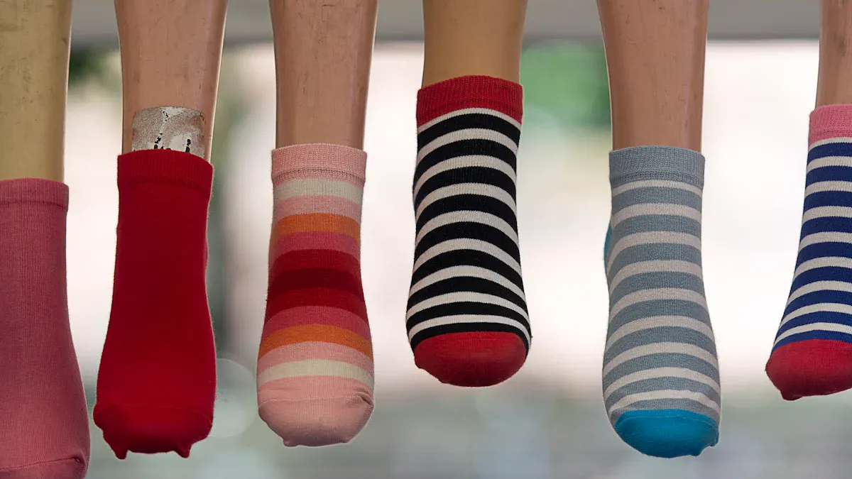 Wool Socks or Cotton Socks Which Keep Your Feet Cooler in Summer